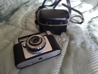 Lote 2 Fotocamere Vintage Kodak e Werlisa