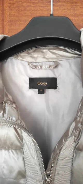 Chaqueta acolchada gris brillo