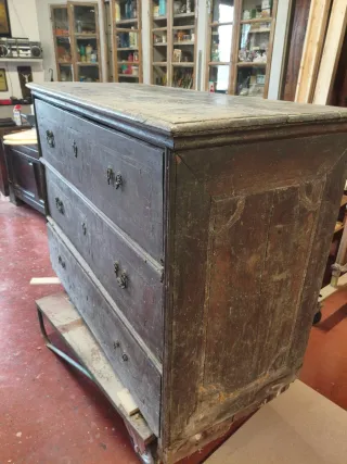 Cassettiera antica del '700 in legno