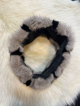 Fascia pelliccia o scaldacollo grigio nero