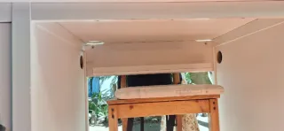 Escritorio blanco de madera