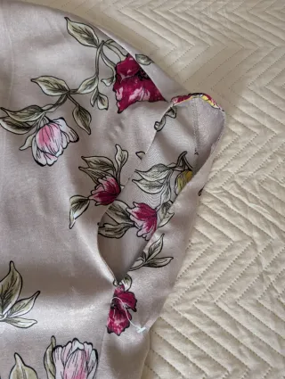 Blusa Zara flores gris multicolor