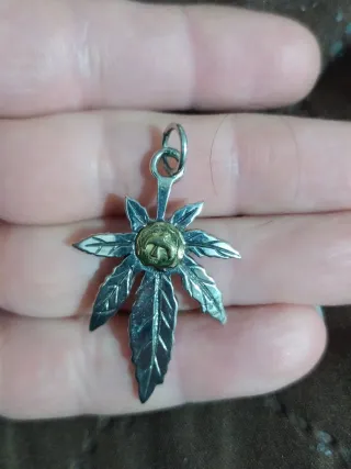 Colgante Hoja Arce Plata Ley S925