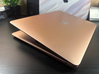 MacBook Air 2019 Gold - Buen Estado