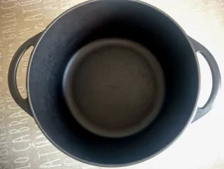 Olla Hierro Fundido 4.2L / 4 1/2QT Negra