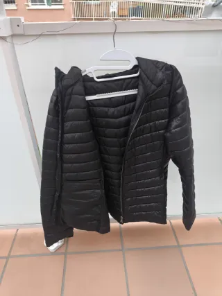 Chaqueta acolchada negra mujer