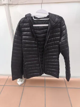 Chaqueta acolchada negra mujer