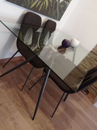 Mesa de cristal templado y madera