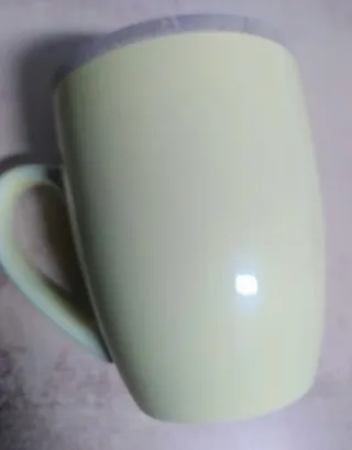 Taza cerámica amarilla con tapa bambú