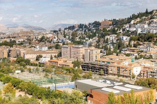 Casa pareada en venta en Bola de Oro - Serrallo en Granada