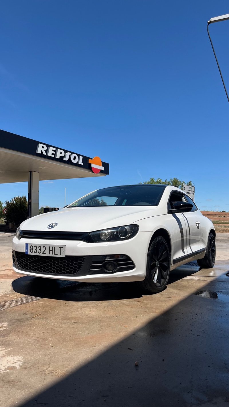 Volkswagen Scirocco 2012 - foto 1