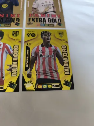 Panini Cromos Adrenalyn XL Extra Gold y balón oro