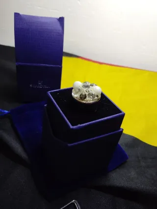 Anillo Swarovski Blanco y Plateado