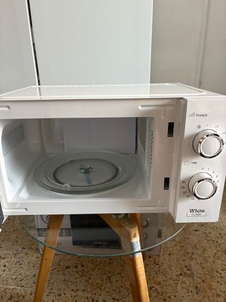 Microondas Orbegozo Blanco 20L 700W