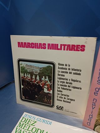 lote 5 vinilos, varios, villancicos + marchas militares + diez melodías vascas + música del alpes