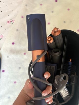 Dyson Airwrap azul y dorado