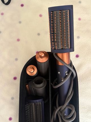 Dyson Airwrap azul y dorado