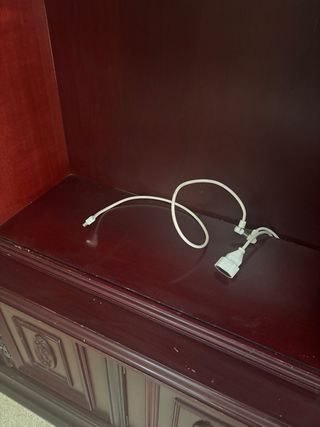 Librería de madera y cristal