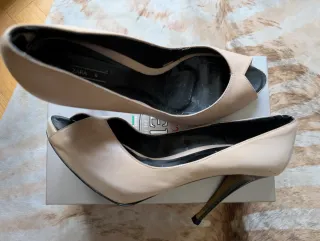 Zapatos Zara Peep Toe Tacón Alto Beige