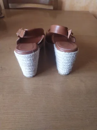 Sandalias cuña marrón T.38