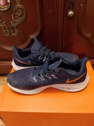 Zapatillas Nike Azul y Dorado