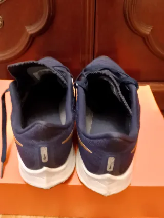 Zapatillas Nike Azul y Dorado