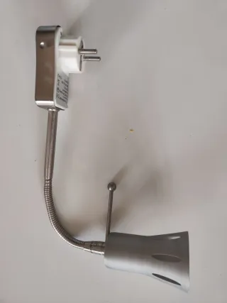 Lámpara de lectura o flexo para conectar a enchufe