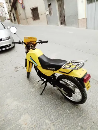 Suzuki Minicros 50cc Amarilla