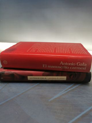 Dos libros de Antonio Gala ,poemas de amor y el manuscrito carmesí