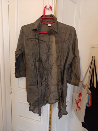 Camisa verde kaki arrugada mujer Camaïeu