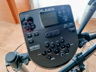 Batería Electrónica Alesis Nitro Mesh Kit