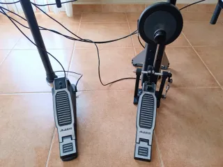 Batería Electrónica Alesis Nitro Mesh Kit