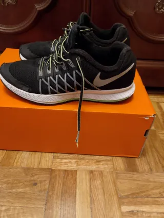 Zapatillas Nike Negras y Verdes