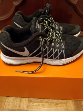 Zapatillas Nike Negras y Verdes