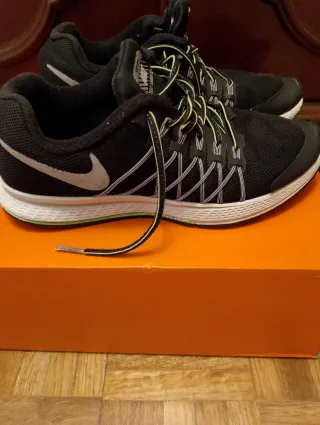 Zapatillas Nike Negras y Verdes