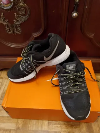 Zapatillas Nike Negras y Verdes