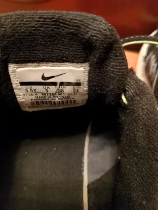 Zapatillas Nike Negras y Verdes