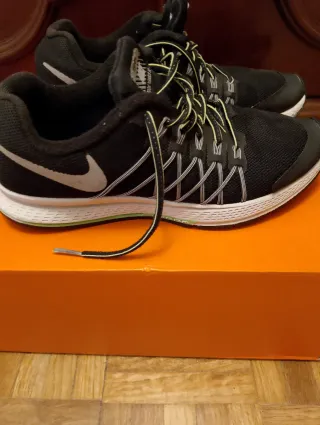 Zapatillas Nike Negras y Verdes