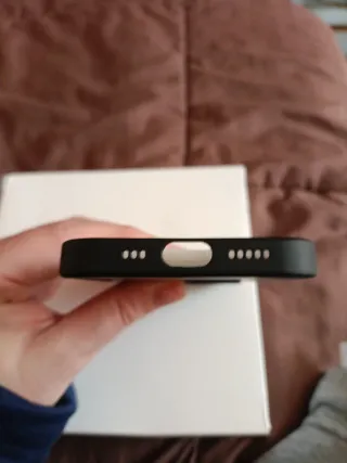 Custodia per telefono cellulare con finitura traslucida