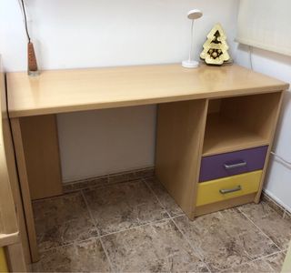 Escritorio infantil con estantería, URGE VENDER YA