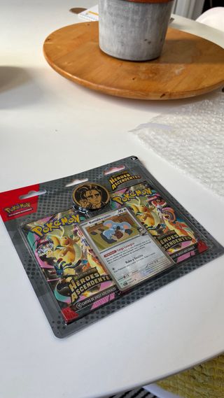 Pack Pokémon Héroes Ascendentes Español