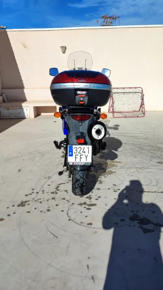 Suzuki V-Strom DL 650 Azul