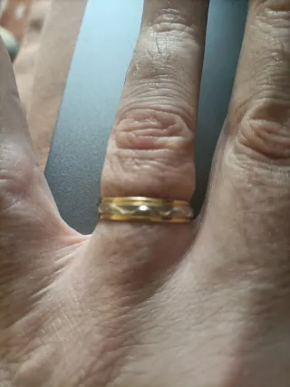 Alianza oro amarillo y blanco