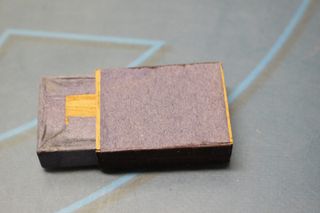 Antiche scatole di legno per fiammiferi. Nepal.