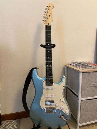 Chitarra Elettrica Donner DST-152 HSS + Custodia