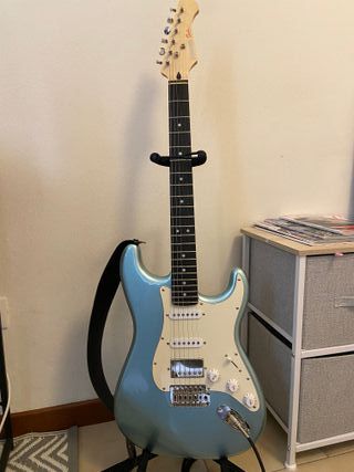 Chitarra Elettrica Donner DST-152 HSS + Custodia