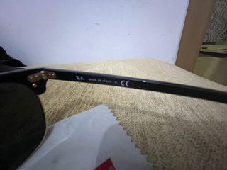 Gafas de sol Ray-Ban Clubmaster negras y doradas