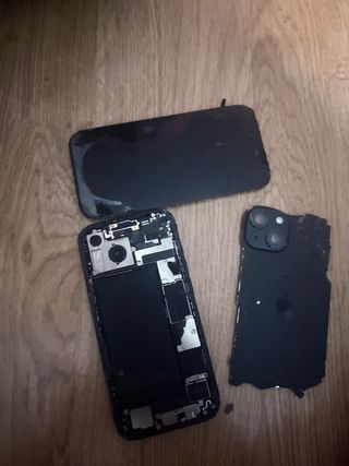 iPhone 15 Negro Desmontado