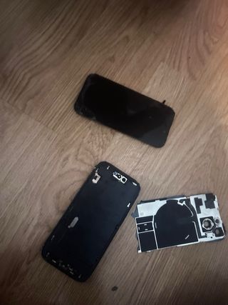 iPhone 15 Negro Desmontado