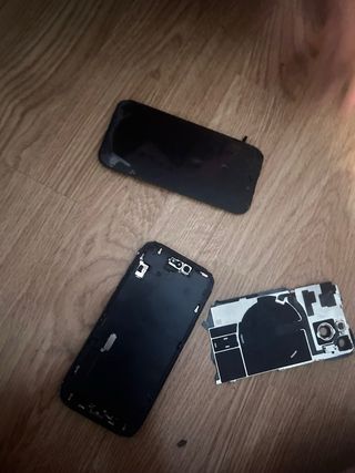 iPhone 15 Negro Desmontado